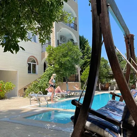 Second Boutique Hotel
